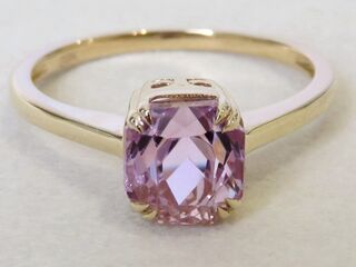 9k Yellow Gold 2.62ct Pink Kunzite Ring