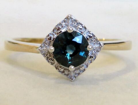 9k Yellow & White Gold Teal Sapphire Ring