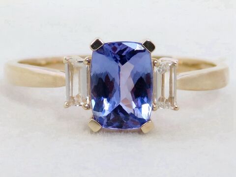 1ct Tanzanite & White Sapphire 3-Stone Ring in 9k Yellow Gold