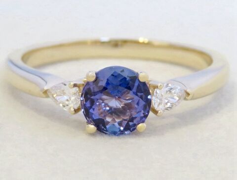 Round-Cut Tanzanite & 0.2ct Diamond Ring in 14k Yellow Gold