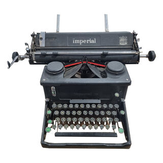 Typewriter #2 Imperial 55 Black 1940’s Not Working - (H: 27cm x L: 54cm x D: 40cm)