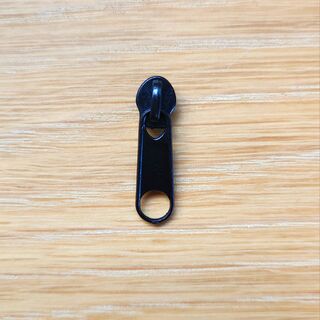 #3 Black zipper pull