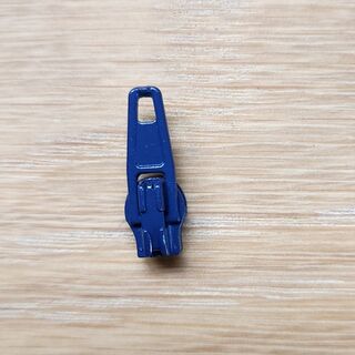 #3 navy blue zipper pull