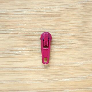 #3 burgundy zipper pull
