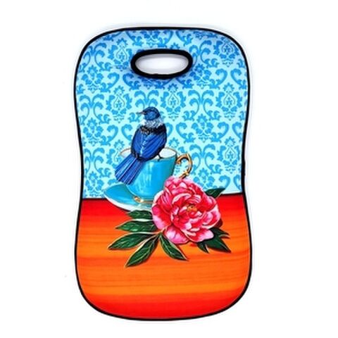 GARDEN KNEELER TUI ON TEACUP