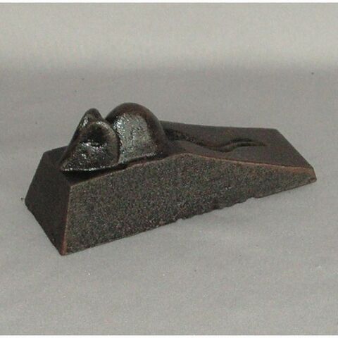 MOUSE DOOR WEDGE IRON