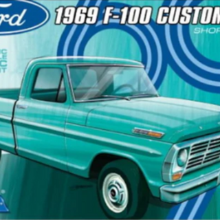 1969 Ford F-100 Custom Cab Short Bed 1/25 Moebius Models