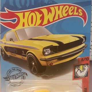 Hot Wheels Muscle Mania 8/10 1966 Ford Mustang 2+2 Fastback  - Yellow