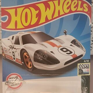 Hot Wheels Retro Racers 4/10 1967 Ford GT40 Mk.IV - Gulf White