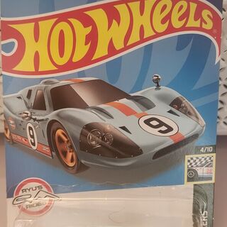 Hot Wheels Retro Racers 4/10 1967 Ford GT40 Mk.IV - Gulf Colours