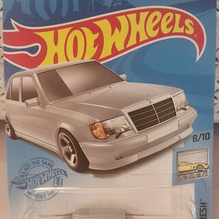 Hot Wheels Factory Fresh 8/10 Mercedes-Benz 500 E - Silver