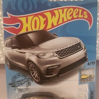 Hot Wheels Factory Fresh 4/10 Range Rover Velar - Silver