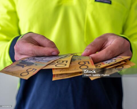 Tradies Fuming At No Show On Free Breakfast At Bunnings