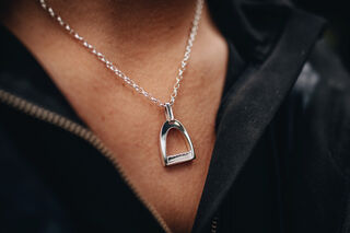 Medium Stirrup Pendant & Chain Set