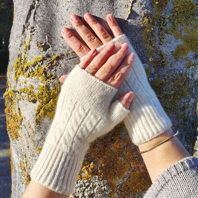 Bohepe Fingerless Mittens - Small