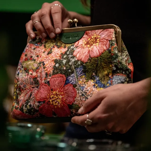 Large Clutch - Bella by Fleur Woods