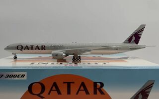 1/200 2017 Qatar Airways B777-300 A7-BEN